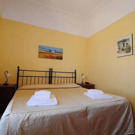 לינה וארוחת בוקר Casa Ciomod