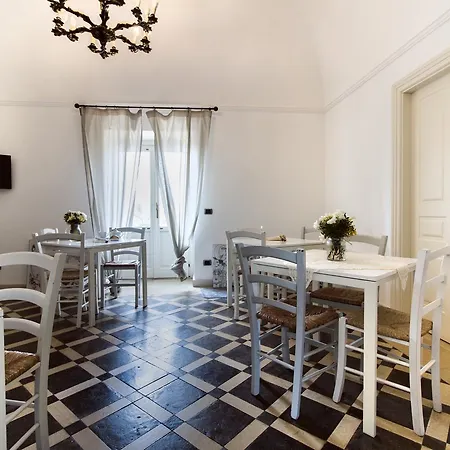 לינה וארוחת בוקר Casa Ciomod