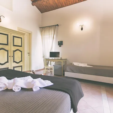 לינה וארוחת בוקר Casa Ciomod