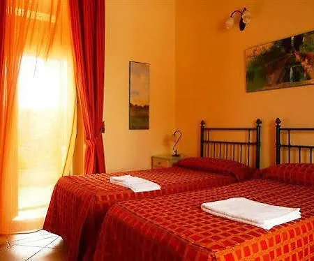 לינה וארוחת בוקר Casa Ciomod 2*