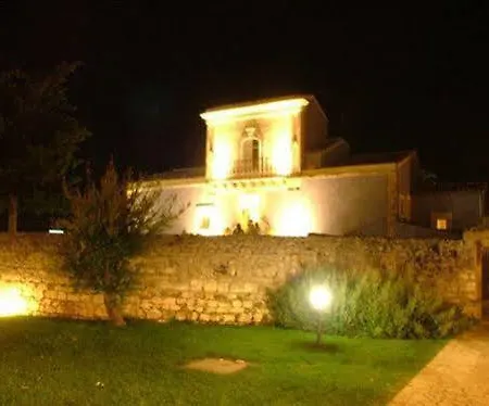 לינה וארוחת בוקר Casa Ciomod
