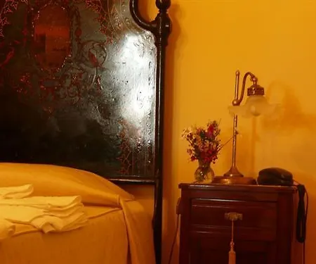 לינה וארוחת בוקר Casa Ciomod