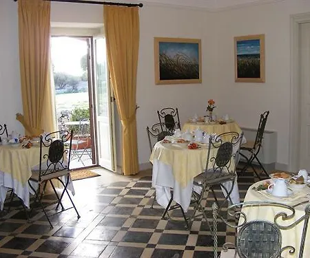 Alojamento de Acomodação e Pequeno-almoço Casa Ciomod