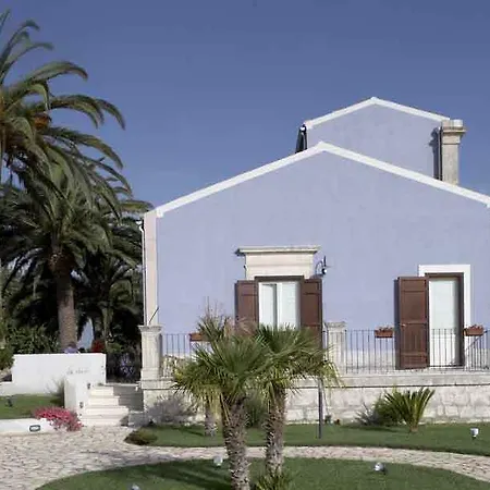 לינה וארוחת בוקר Casa Ciomod