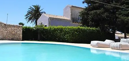 Casa Ciomod 2*